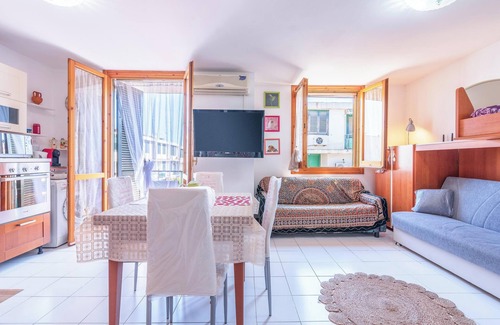 Costa Saracena-Castelluccio Apartamento | Apartamento 'Reysol Home' con vistas a la montaña, piscina compartida y Wi-Fi