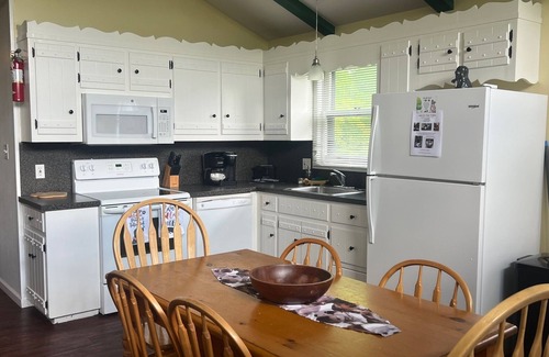 Saylorsburg Chalet De Esquí | APACHE - Dog Friendly FENCED YARD Chalet