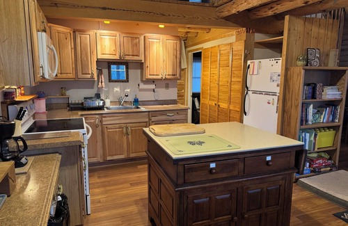 Cebolla Cabina | Apache Mesa Log Cabin Home Near Chama