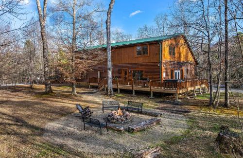 Cosby Casa | Apalachee Pool lodge