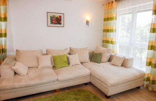 Saalfelden am Steinernen Meer Apartamento | Apartment Appartement Anja by Interhome