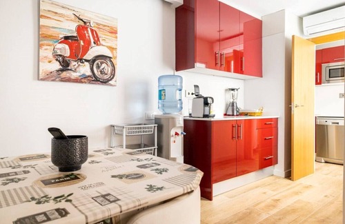 Collblanc y La Torrassa Apartamento | Apartamento nuevo espacioso cómodo a 7 minutos a pie del Camp Nou