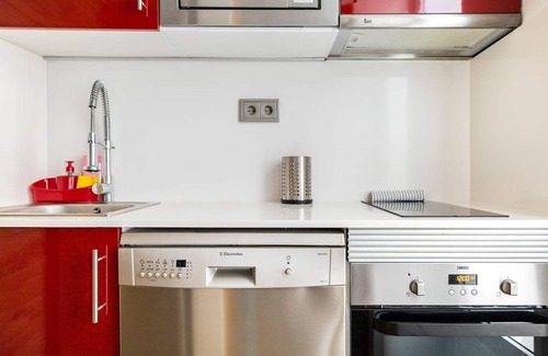 Collblanc y La Torrassa Apartamento | Apartamento nuevo espacioso cómodo a 7 minutos a pie del Camp Nou