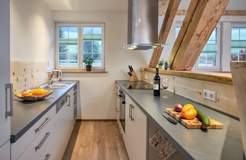 Schollach Apartamento | Apartamento 'Bergblick Mit 80qm' con vistas a la montaña, terraza privada y Wi-Fi