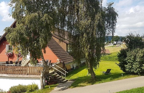 Schollach Apartamento | Apartamento 'Bergblick Mit 80qm' con vistas a la montaña, terraza privada y Wi-Fi