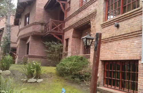Pinamar Complejo | Apart hotel with heated pool and covered garage