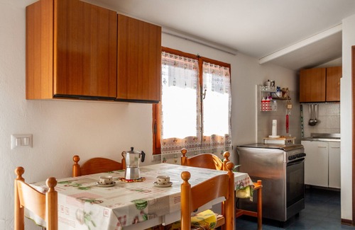 Le Rocchette Apartamento | Apartamento 'Casa Bel Mare' con terraza privada y aire acondicionado
