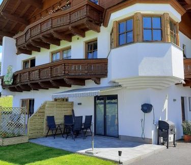Helfenstein Apartamento | Apart Leonie