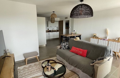 La Faviere Apartamento | APART T3 Air-conditioned - sea view - swimming pool