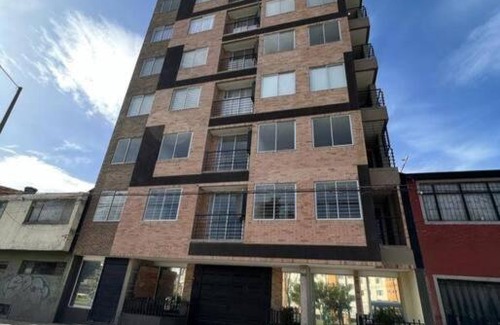 Bogota Apartamento | Apartaestudio amoblado, Edificio Avanzzare T1-501