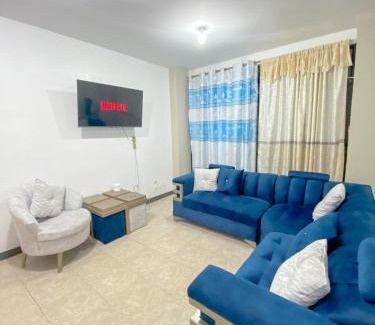 Puerto Baquerizo Moreno Apartamento | Apartamento en San Cristóbal con 2 habitaciones, 6 camas, sala, comedor, cocina, balcón privado, terraza con vista al mar, lavadora, internet satelital, cerca de bares y restaurantes - Sol y Mar, Galápagos Home