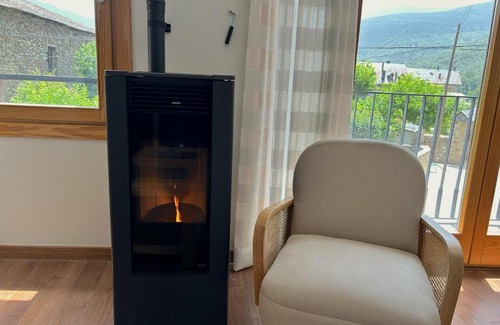 Esterri D'Aneu Apartamento | Apartament al centre d'Esterri amb vistes úniques by RURAL D'ÀNEU