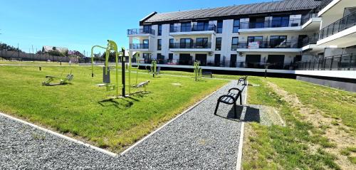 Jantar Apartamento | Apartament Amber Sky Jantar Resort by TriApart - dwa miejsca parkingowe
