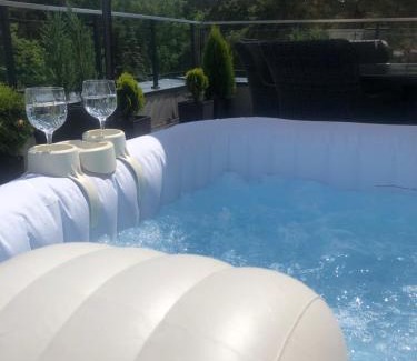 Beczkow Apartamento | Apartament Business&Living No 73 z prywatnym jacuzzi zewnętrznym -od maja do września- Nad Zalewem w Cedzynie i miejscem parkingowym