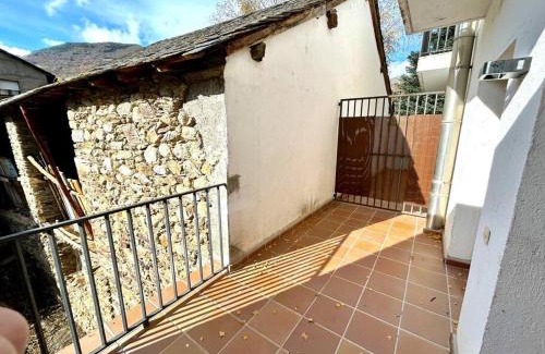 Esterri D'Aneu Apartamento | Apartament cèntric amb terrassa i balcó by RURAL D'ÀNEU