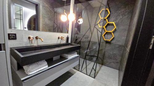 Kielce Apartamento | Apartament Dark Prestige NEW ! - dostęp 24h, PROJEKTOR , garaż podziemny , klimatyzacja , duży taras