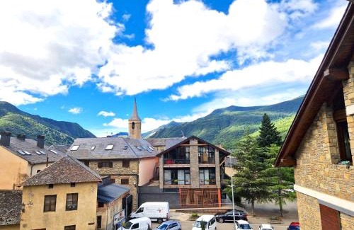 Esterri D'Aneu Apartamento | Apartament familiar amb vistes by RURAL D'ÀNEU