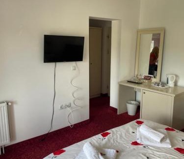 Baile Unu Mai Apartamento | Apartament Lora