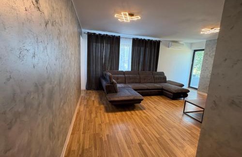 Focsani Apartamento | Apartament Luxury nino
