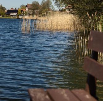 Olsztyn Apartamento | Apartament nad jeziorem Sukiel z własną plażą