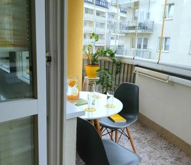 Ursynow Apartamento | Apartament Przy Metrze i Przy Lesie