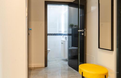 Cieplice Apartamento | Apartament Skyline - przy Placu Piastowskim i blisko Term, widok na Śnieżkę, garaż podziemny by Apartamenty w Karkonoszach