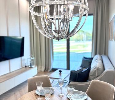 Olsztyn Apartamento | Apartament WHITE GLOVE Prestige Nad Zatoką jezioro Ukiel
