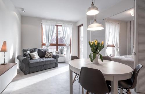 Wrzeszcz Apartamento | Apartament z widokiem na dworek