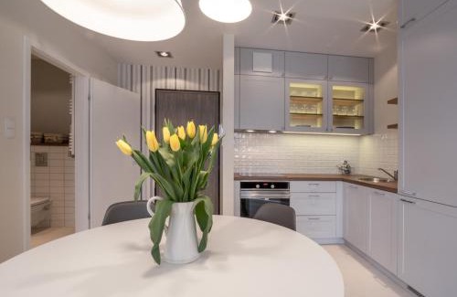 Wrzeszcz Apartamento | Apartament z widokiem na dworek