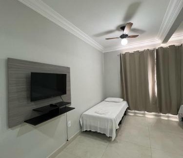 Patos de Minas Apartamento | Apartamento 101 - Suíte ampla para grupos e empresas