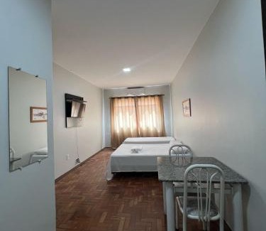 Patos de Minas Apartamento | Apartamento 111 - Suíte econômica com ar condicionado