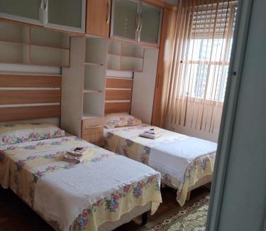 Ponta da Praia Apartamento | Apartamento 2 dormitórios, wifi, ponta da praia, predio em frente ao mar - Santos