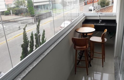 Porto Belo Apartamento | Apartamento 3 dorm a 100 metros da praia de Perequê em Porto Belo