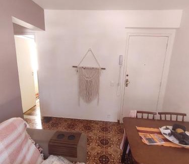 Taio Apartamento | Apartamento a 150 metros da Praia dos Anjos