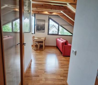 Pla de l'Ermita Apartamento | Apartamento abuhardillado y espacioso Aüt 3