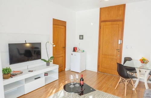Alto de Pinheiros Apartamento | Apartamento aconchegante na Praça Pôr do Sol