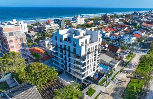 Matinhos Apartamento | Apartamento ampla sacada vista mar e piscina em Matinhos PR