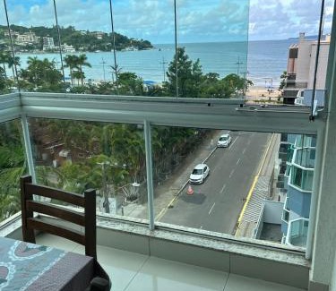Centro Apartamento | APARTAMENTO AMPLO - 3 SUÍTES - VISTA DESLUMBRANTE para O MAR NO CENTRO DE ITAPEMA, SC