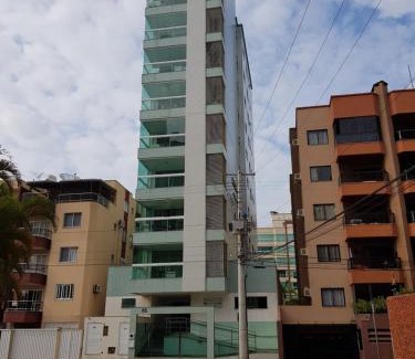 Centro Apartamento | APARTAMENTO AMPLO - 3 SUÍTES - VISTA DESLUMBRANTE para O MAR NO CENTRO DE ITAPEMA, SC