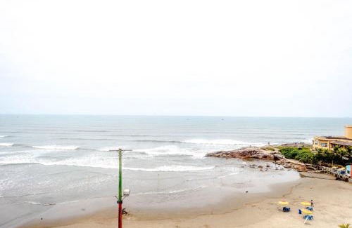 Praia dos Sonhos Apartamento | APARTAMENTO, ATÉ 4 PESSOAS,20 Metros da PRAIA do SONHO, PÉ NA AREIA,100 MB WI-FI