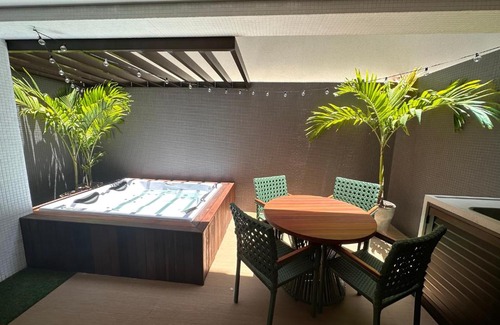 Jardim Oceania Apartamento | Apartamento Beira Mar com Jacuzzi