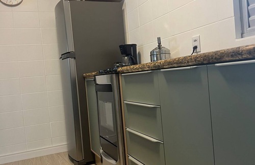 Castelo Branco Apartamento | Apartamento Quadra Mar no Coração da Meia Praia SC