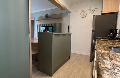 Castelo Branco Apartamento | Apartamento Quadra Mar no Coração da Meia Praia SC