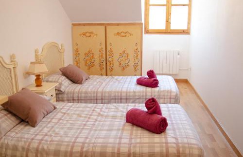 Rialp Apartamento | Apartamento Céntrico con Parking - L'Amfitriona