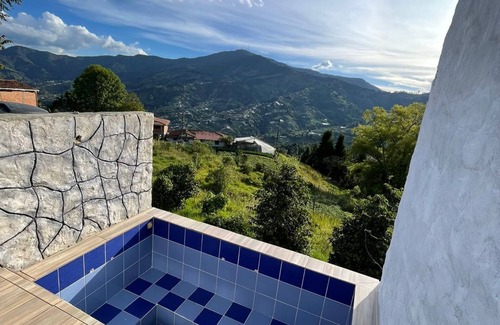Medellin Casa | Apartamento campestre con piscina, jacuzzi y baño turco a15 min área urbana Med.