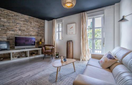 Santiago Apartamento | Apartamento cerca de la MEZQUITA DE CORDOBA & FREE PRIVATE PARKING