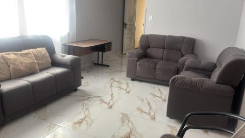 Jardim Sao Miguel Apartamento | Apartamento com Estacionamento, Wi-Fi, Ar condicionado a 300 metros da Praia da Enseada no Guarujá.