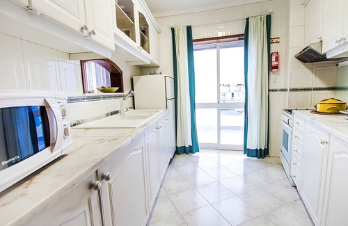 Barra Condominio | Apartamento com Dois Quartos e Piscina em Condomínio Privado. A 10 Min. da Praia