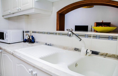 Barra Condominio | Apartamento com Dois Quartos e Piscina em Condomínio Privado. A 10 Min. da Praia