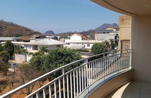 Aperibe Apartamento | Apartamento com varanda no centro de Aperibé